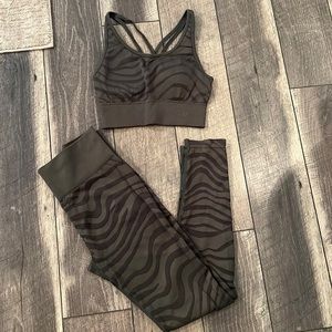 Fabletics Workout Set